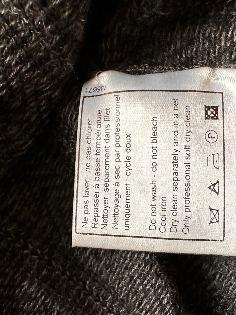 CHANEL vest- 100% Cashmere- size 34/US 2 - Picture 7 of 8